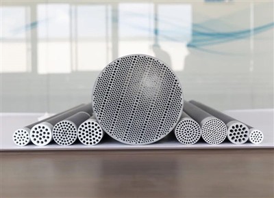 Silicio karbido keraminės membranos taikymas membraniniuose cheminiuose reakt...